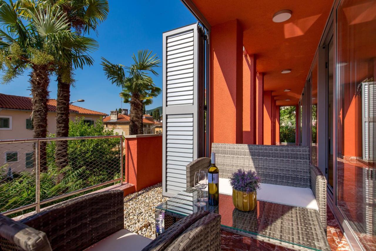 Luxury City Center Apartment -50M To The Sea Opatija Exterior photo